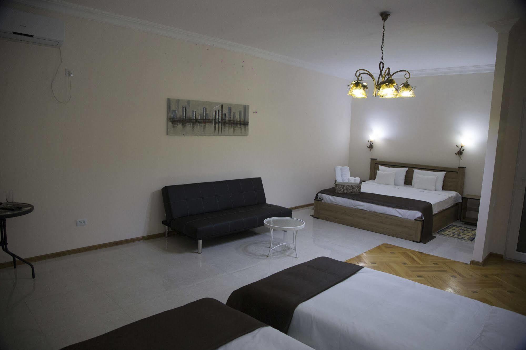 Log Inn Boutique Hotel Tbilissi Extérieur photo