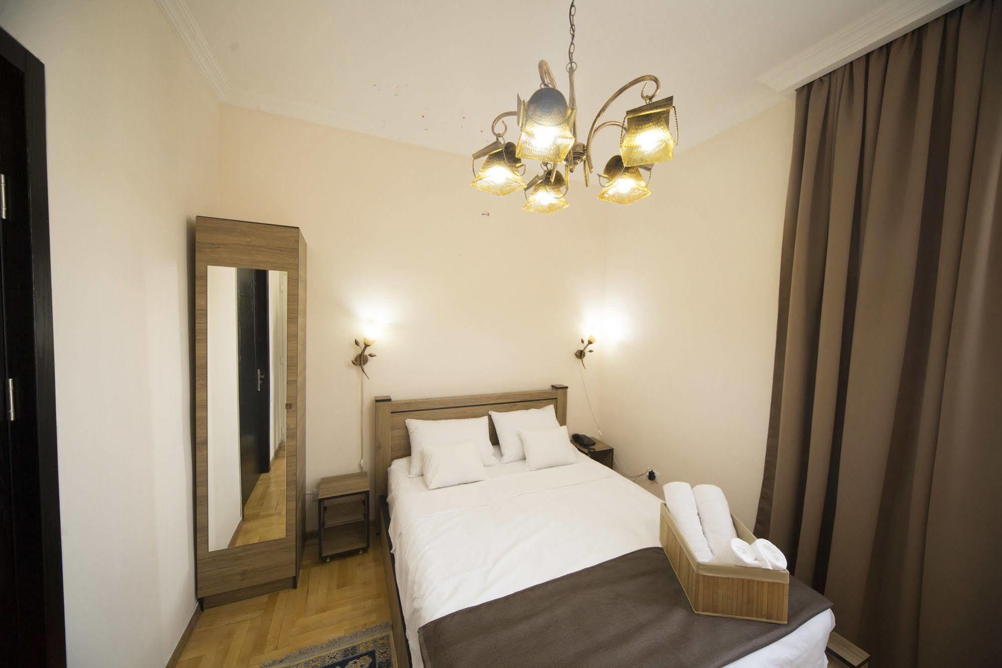 Log Inn Boutique Hotel Tbilissi Extérieur photo