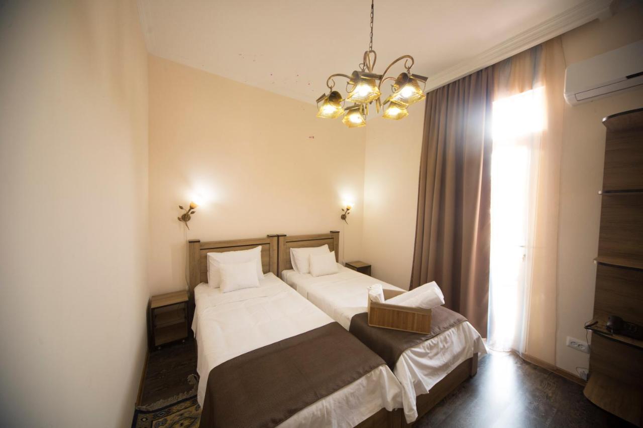 Log Inn Boutique Hotel Tbilissi Extérieur photo