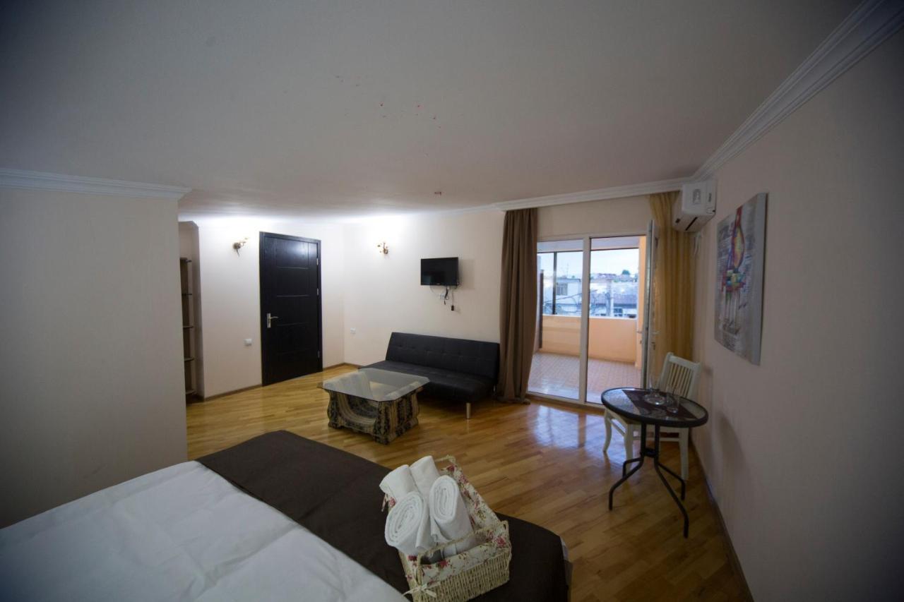 Log Inn Boutique Hotel Tbilissi Extérieur photo